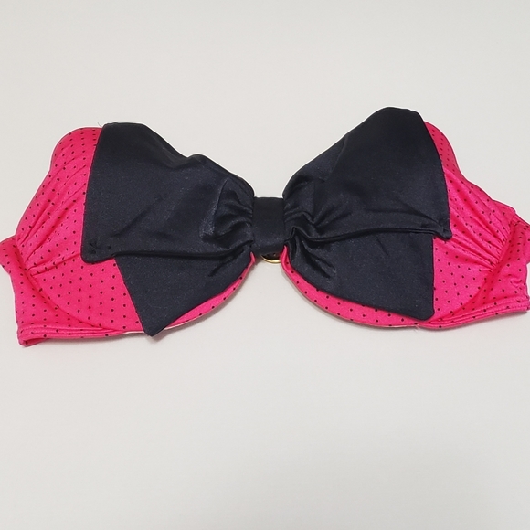 Victoria’s Secret Bikini top - Picture 1 of 4